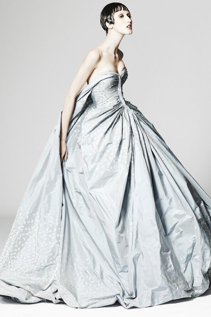 "Zac Posen's Gift for Ordinary Girls: Special Dresses to Feel Like a Celebrity ♡"にて紹介している画像