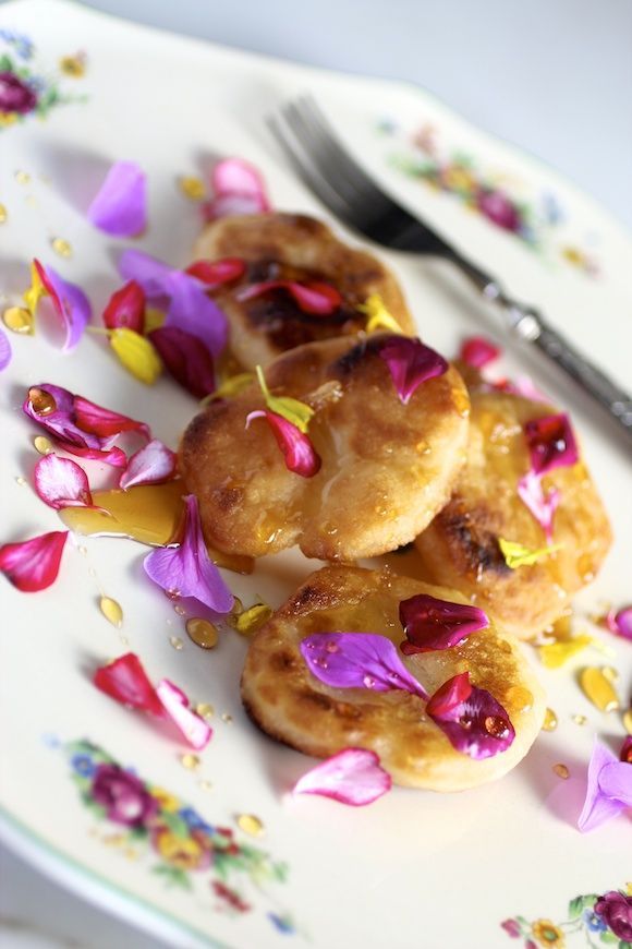 Botanical x Food: A Delightful Meal Adorned with Vibrant Flowers!にて紹介している画像