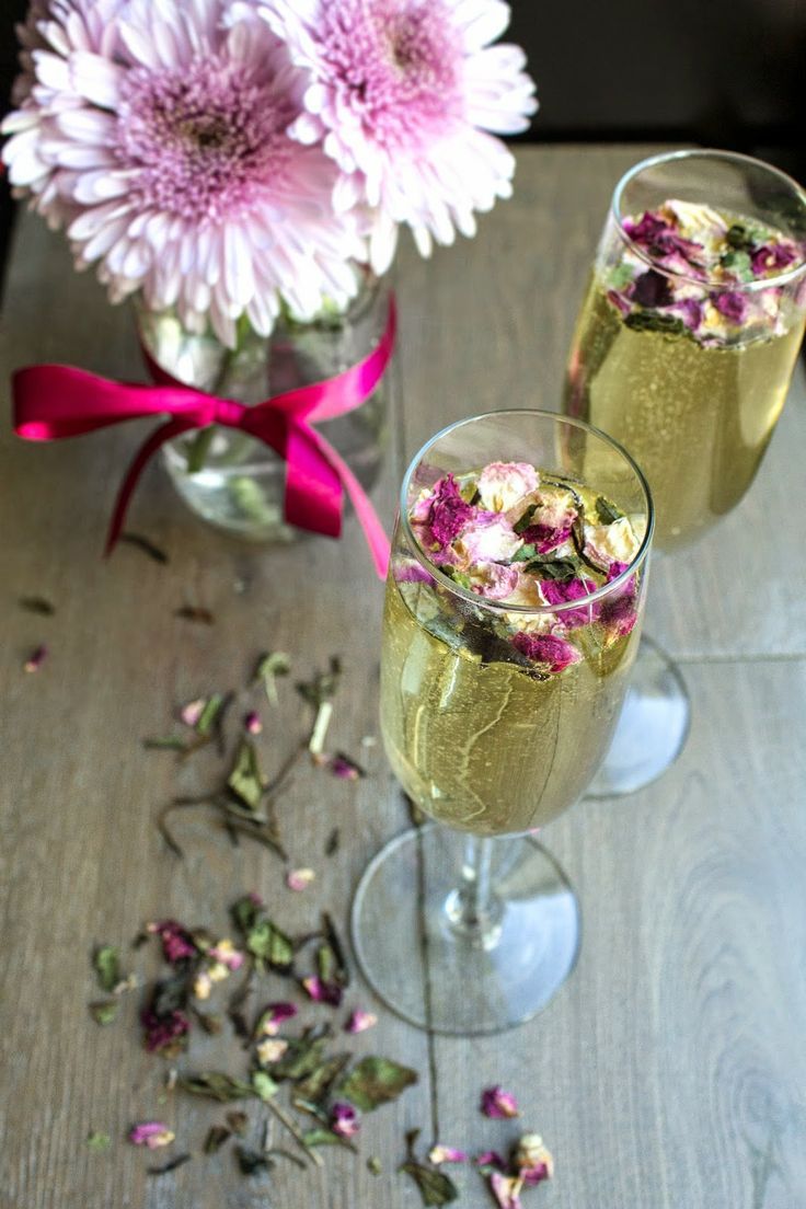 Botanical x Food: A Delightful Meal Adorned with Vibrant Flowers!にて紹介している画像