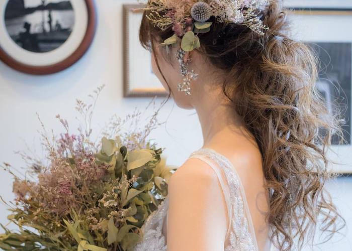 お色直しや前撮りに これにして下さいって指名したくなる 可愛い ダウンスタイル のブライダルヘアまとめ Marry マリー お色直しや前撮りに これにして下さいって指名したくなる 可愛い ダウンスタイル のブライダルヘアまとめ Marry マリー