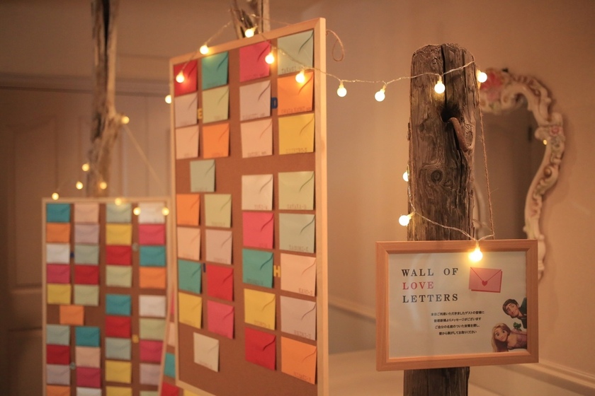 ゲストみんなに手紙のプレゼント♡海外で人気の「メッセージウォール」って知ってる？にて紹介している画像