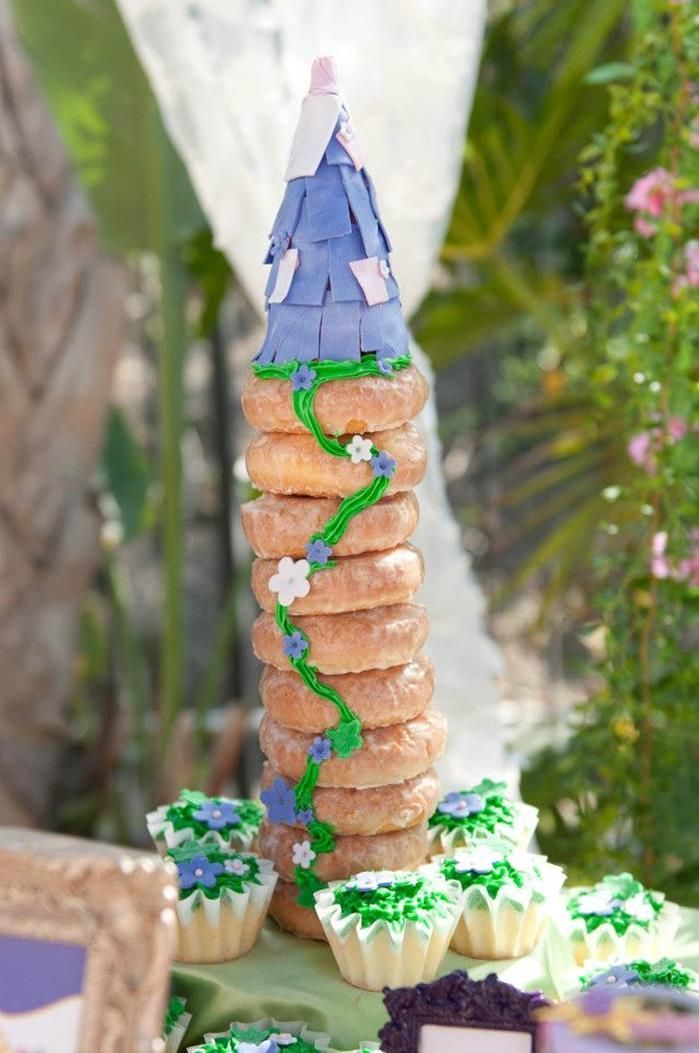 A Flower-Filled Wedding: Let's Create an Adorable Rapunzel-Themed Celebration in Lavender Colors!にて紹介している画像