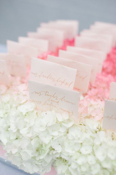 Perfect for June Brides: Decorating Weddings with Pastel-Colored Hydrangeas as the Main Attraction!にて紹介している画像