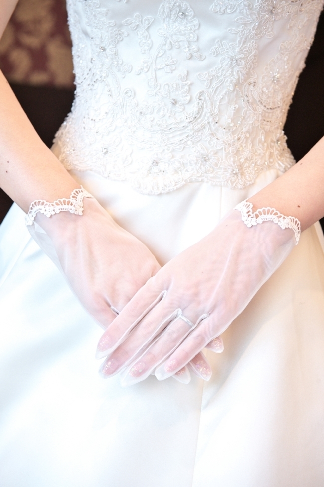 "Discover the Cutest Gloves from Love Tiara for Your Wedding: The Largest Selection in the Country ♡"にて紹介している画像