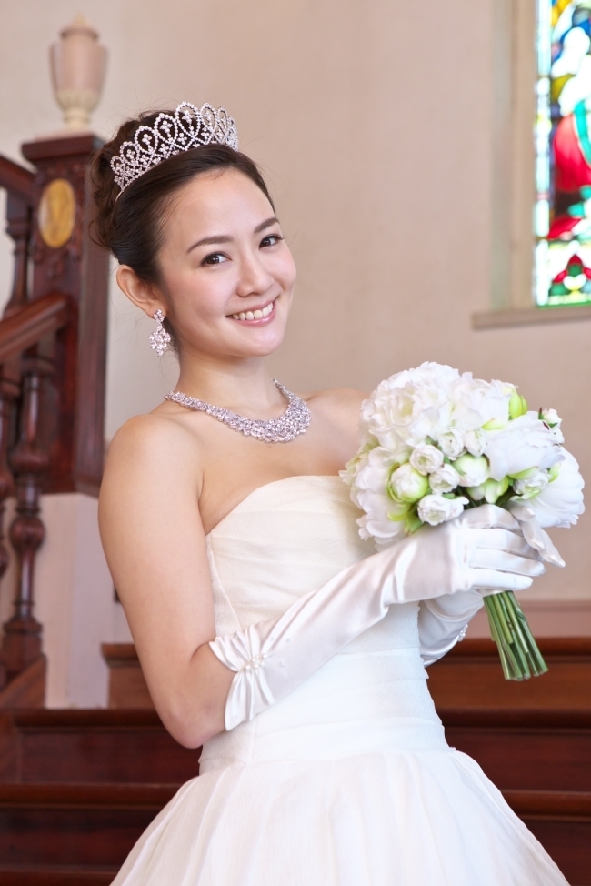 "Discover the Cutest Gloves from Love Tiara for Your Wedding: The Largest Selection in the Country ♡"にて紹介している画像