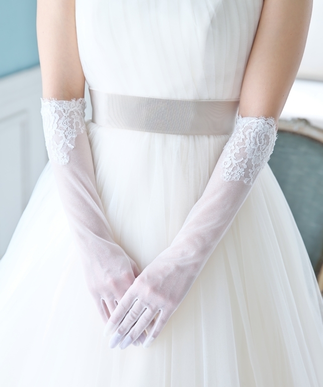"Discover the Cutest Gloves from Love Tiara for Your Wedding: The Largest Selection in the Country ♡"にて紹介している画像