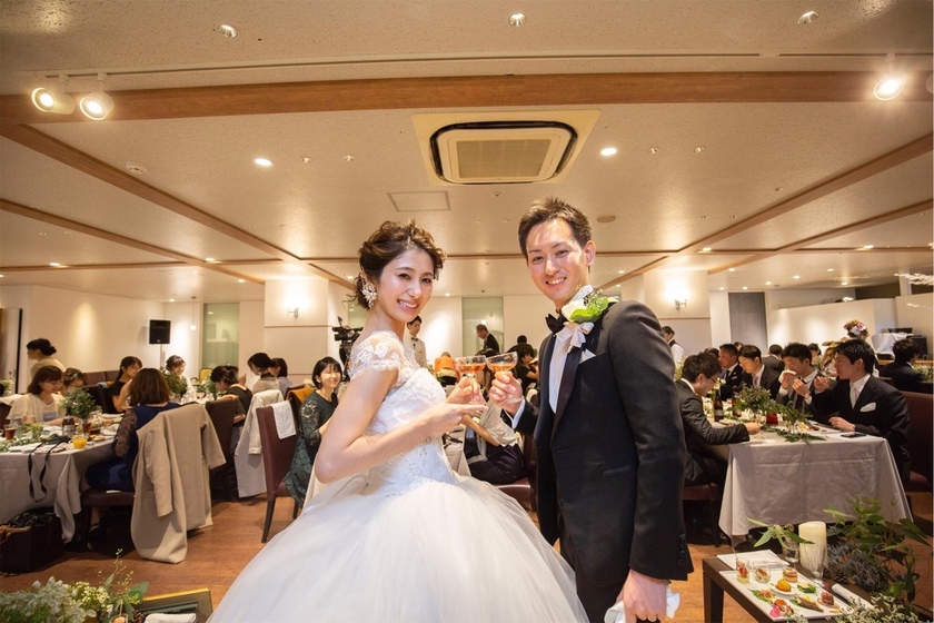 "Don't Want to Have Regrets: A Comprehensive Guide to 'Photo Instructions' for Capturing Every Moment of Your Wedding Ceremony *[Reception Edition]*"にて紹介している画像