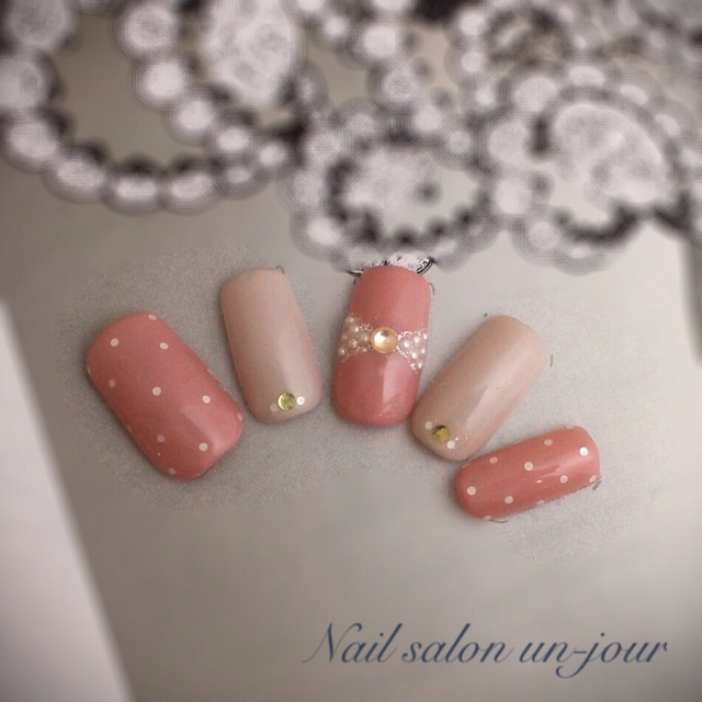 ご縁を結ぶHAPPYモチーフ♡リボンネイルで指先から幸せを呼び込もう♩にて紹介している画像