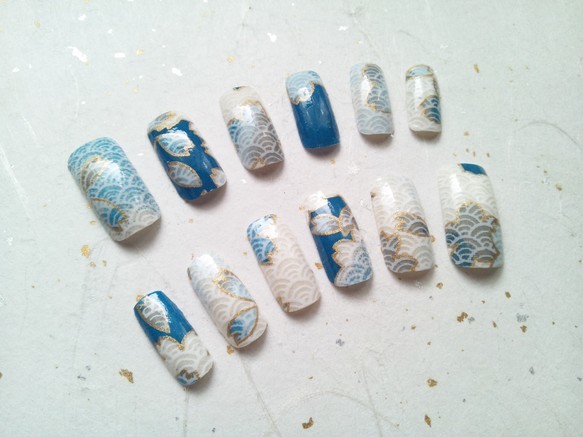 "Traditional Modern Nails Perfectly Complemented by 'Yuzen Washi' in Kimono Style ♡"にて紹介している画像