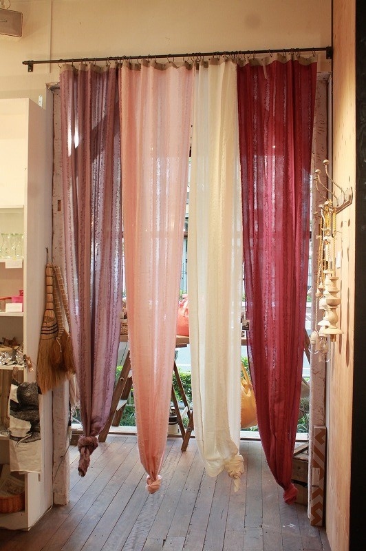 Forever in Princess Mode ♡ DIY a Romantic Wedding-Inspired Room with IKEA Items*にて紹介している画像