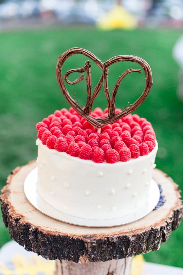 Gathering Adorable and Sweet-Tart Raspberry Inspirations♡にて紹介している画像