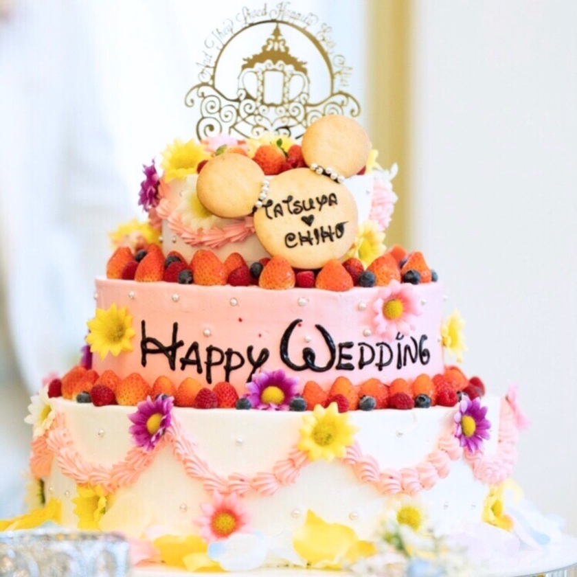 自分たちらしさ全開♡趣味や好きな物をテーマに作るオリジナルウェディングケーキ実例にて紹介している画像
