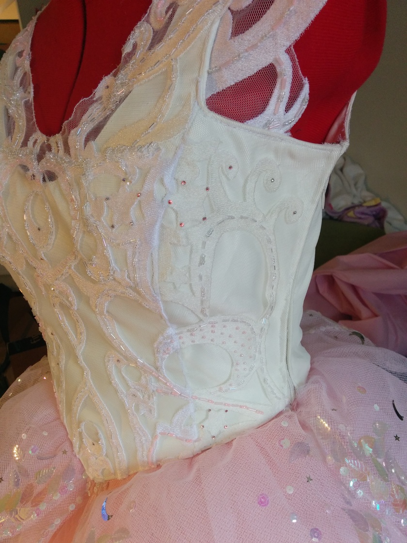 Miracle Romance: A Couple Holds Their Wedding Themed Around Their Beloved Sailor Moon!にて紹介している画像