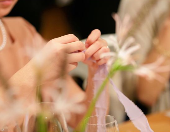 Tying Hands with Ribbons: Spotlight on the Celtic Wedding Ritual of Handfasting ♡にて紹介している画像