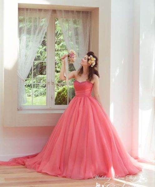 Full of Girliness! Adorable Sparkling Candy Pink Dresses for Spring ♡にて紹介している画像