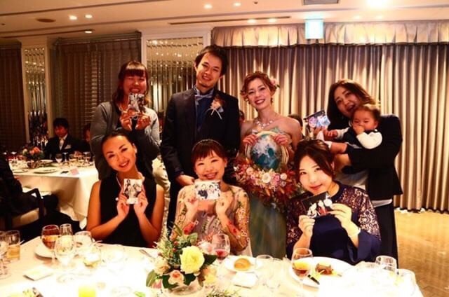 フォトラウンドの新しいアイデアご紹介♡ゲストひとりずつにメッセージ入りの写真を配ると感動される♡にて紹介している画像