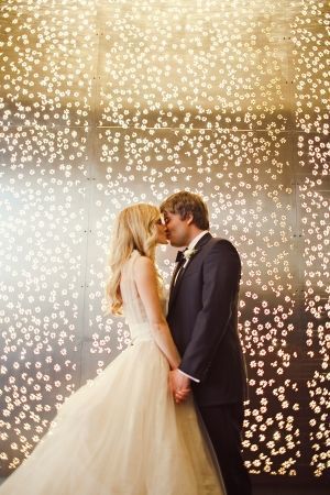 Forever in Princess Mode ♡ DIY a Romantic Wedding-Inspired Room with IKEA Items*にて紹介している画像