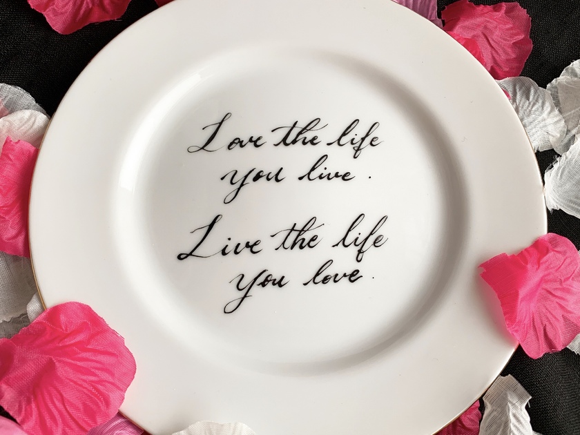 This is the Real Ring Plate ♡ An Amazing Idea to Turn a Plate into a Ring Pillow That Will Leave You in Awe!にて紹介している画像