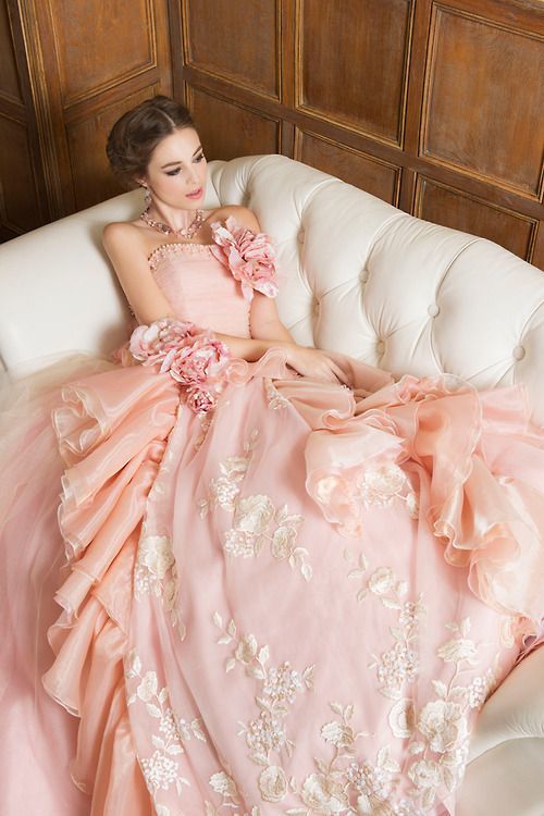 Let's Fall Under the Spell of Love ♡ The Spring Bride in a Pink Ball Gown is the Ultimate Maiden＊にて紹介している画像