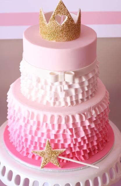 Adorable Wedding Cake Topper with Crown and Tiara ♡にて紹介している画像