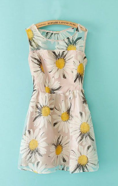 Guests Dressed to the Nines: A Fashion Show at the Wedding ♡ Spring Floral Dresses Bring Joy! ♩にて紹介している画像