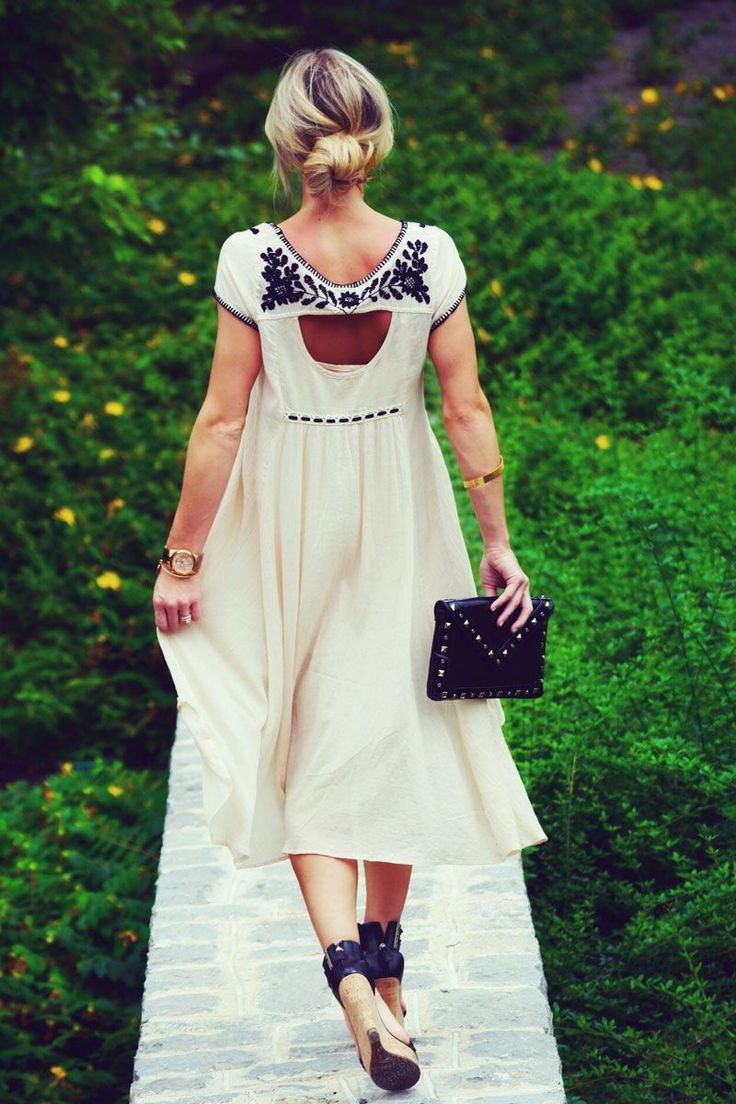 Guests Dressed to the Nines: A Fashion Show at the Wedding ♡ Spring Floral Dresses Bring Joy! ♩にて紹介している画像