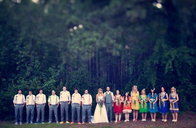 Colorful POP for Maximum Happiness: Spotlight on Bridesmaid and Groomsman Fashion!にて紹介している画像