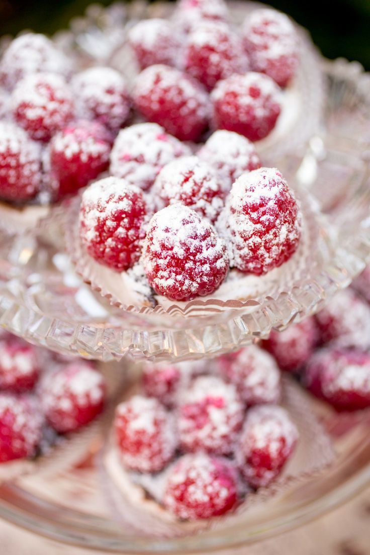 Gathering Adorable and Sweet-Tart Raspberry Inspirations♡にて紹介している画像