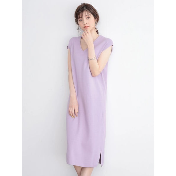 華やかだし、インスタグラマーもよく着てる気がする。通販で買えるラベンダーカラーのマキシワンピース特集にて紹介している画像