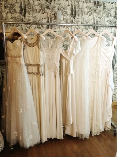 Celebrities' Favorite: The Stunning Retro-Cute Dresses of 'Tempari London' ✨にて紹介している画像