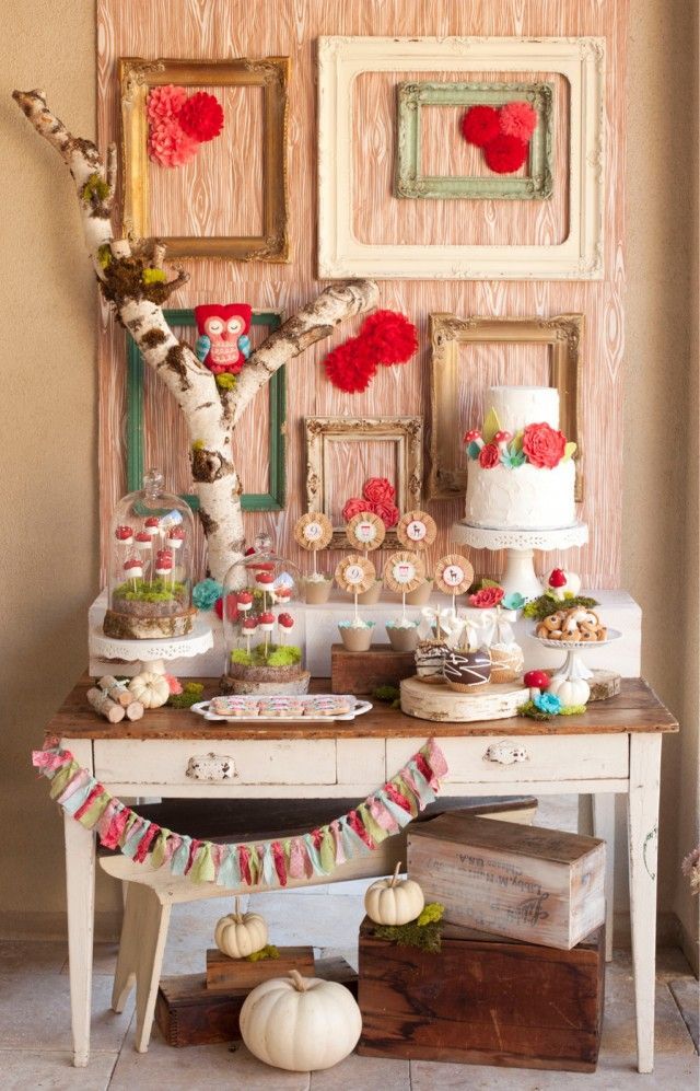 Stylish Furniture Display: Adorable Wedding DIY Ideas Using Dressers ♡にて紹介している画像