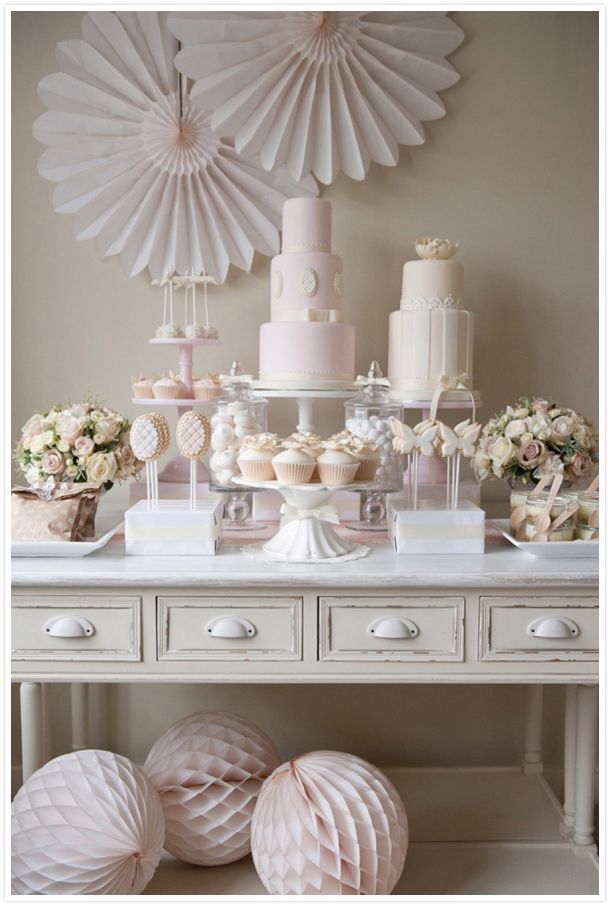 Stylish Furniture Display: Adorable Wedding DIY Ideas Using Dressers ♡にて紹介している画像