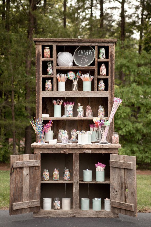 Stylish Furniture Display: Adorable Wedding DIY Ideas Using Dressers ♡にて紹介している画像