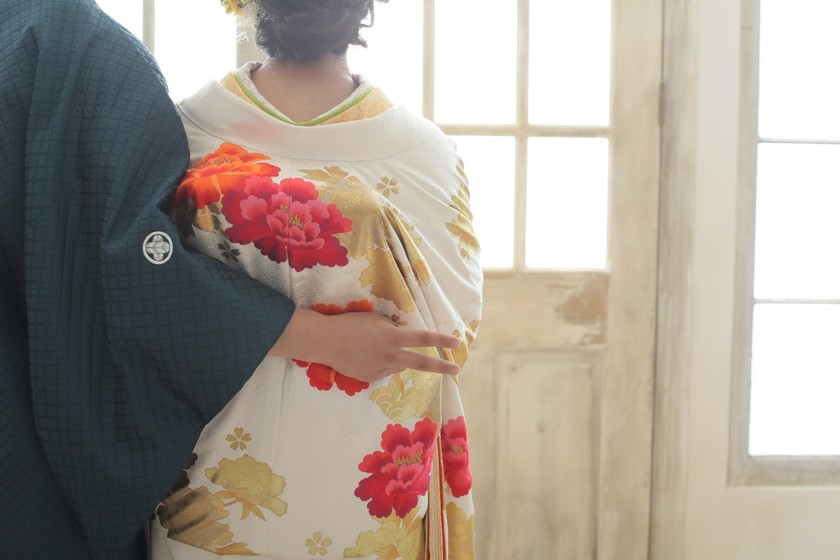 【完全保存版100ショット公開！】和装前撮りで真似したい可愛いポーズ総まとめ＊にて紹介している画像