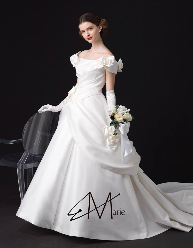 Custom-Made Perfection: A Special Feature on the Ultimate Dress 'Emarie' Created with Couture Techniques ♩にて紹介している画像