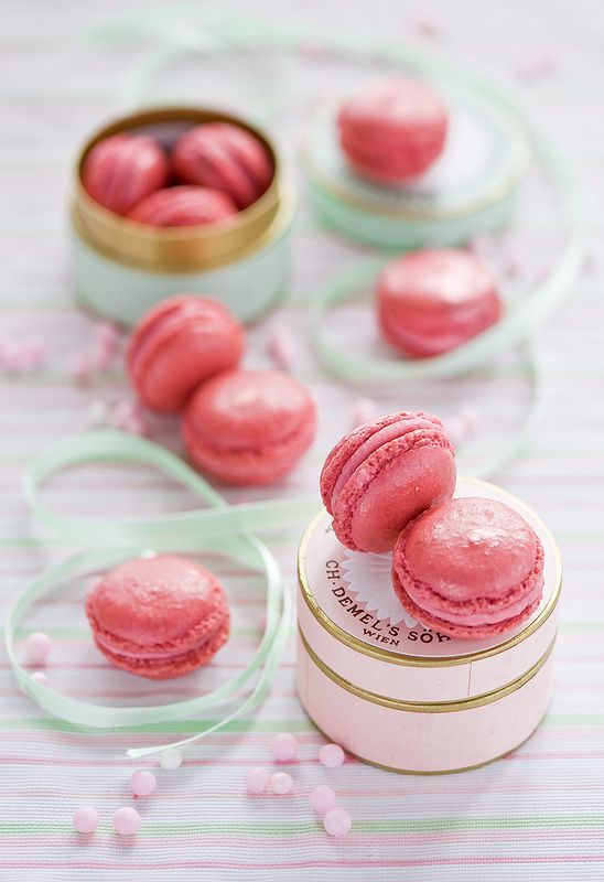 Gathering Adorable and Sweet-Tart Raspberry Inspirations♡にて紹介している画像