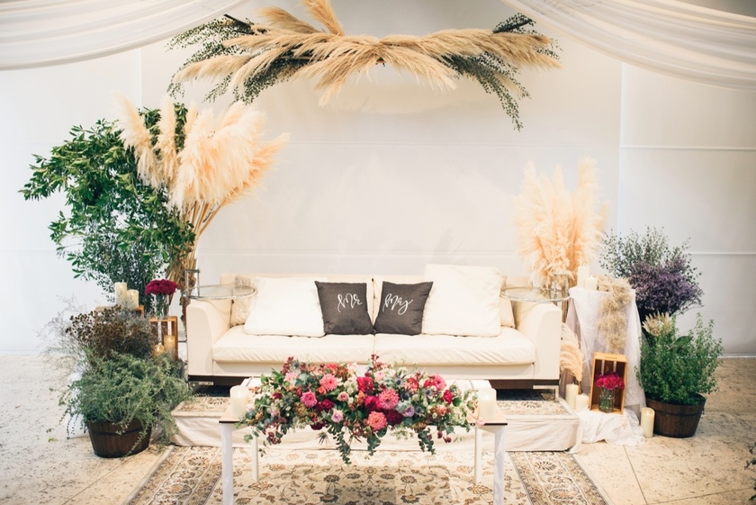 "Cute Decorations for the Main Table: A Collection of Inspirations from Around the World for Your Wedding"にて紹介している画像