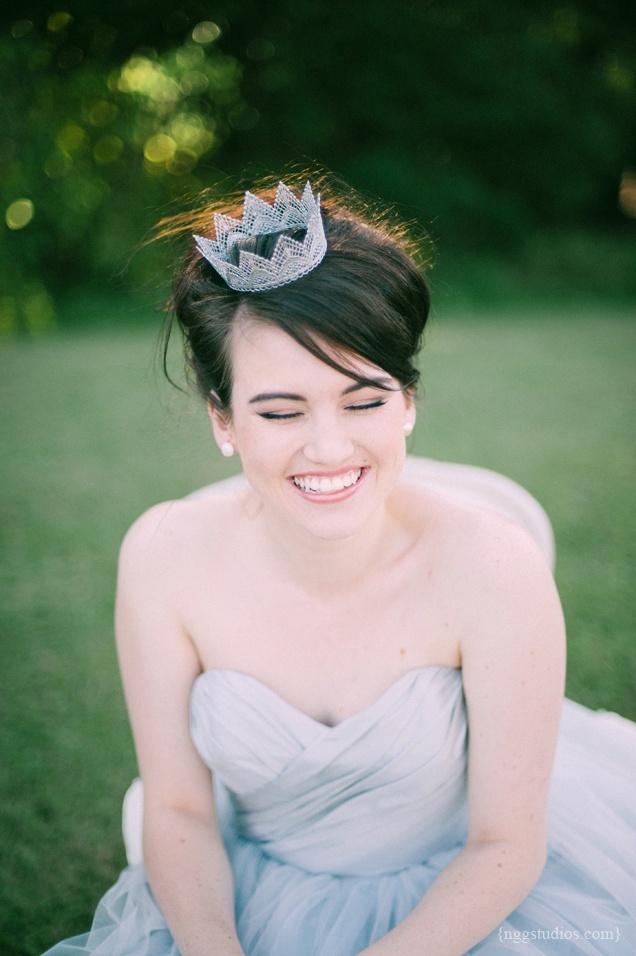 ティアラが可愛い♡お姫様ヘアスタイルをあつめましたにて紹介している画像