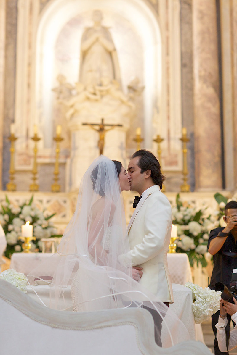 Vogue's Picks: The 20 Most Beautiful Wedding Photos of 2014♡にて紹介している画像