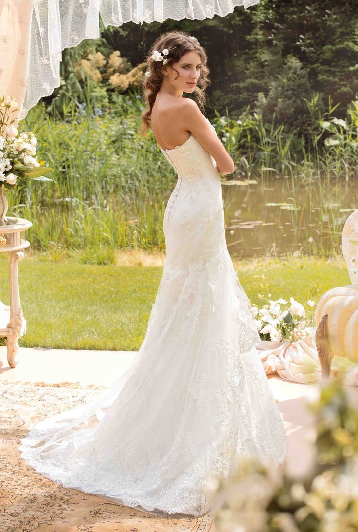 Nordic Originate: Papilio Wedding Dresses that are as Romantic as Butterflies ♡にて紹介している画像