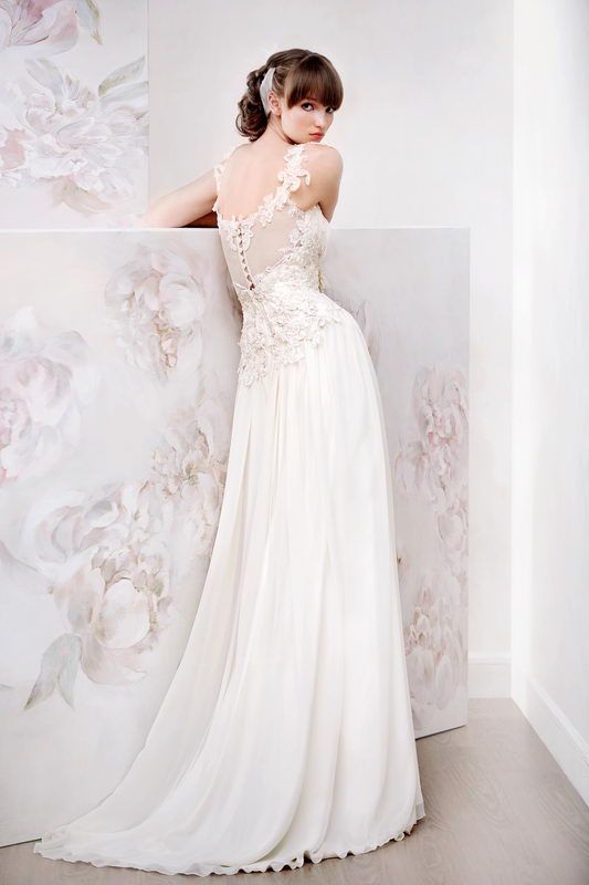 Nordic Originate: Papilio Wedding Dresses that are as Romantic as Butterflies ♡にて紹介している画像