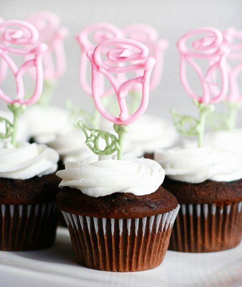 Disney Princesses Transformed into Sweets: Adorable Sparkling Treats Fit for Royalty!にて紹介している画像