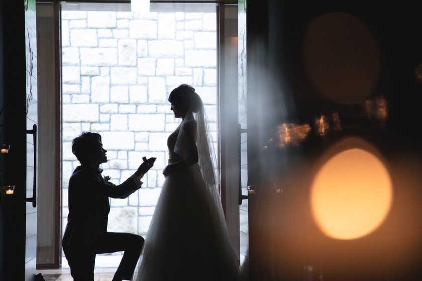 "Capture the Magic: A Collection of Romantic Chapel Shots for Your Photo Guide"にて紹介している画像