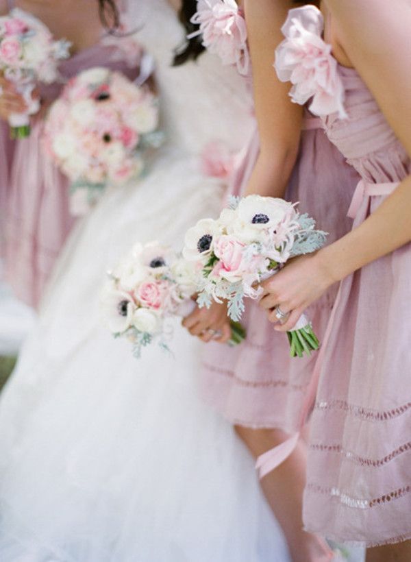 パープルが可愛い♡ブライズメイドのドレスをあつめました。にて紹介している画像