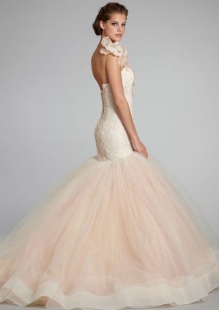 The Dream Wedding Dress of Women Worldwide! CHANEL's Designs are Absolutely Adorable♡にて紹介している画像