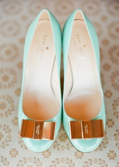 Falling in Love with Tiffany Blue: A Stunning Wedding Styled in Tiffany Colors!にて紹介している画像
