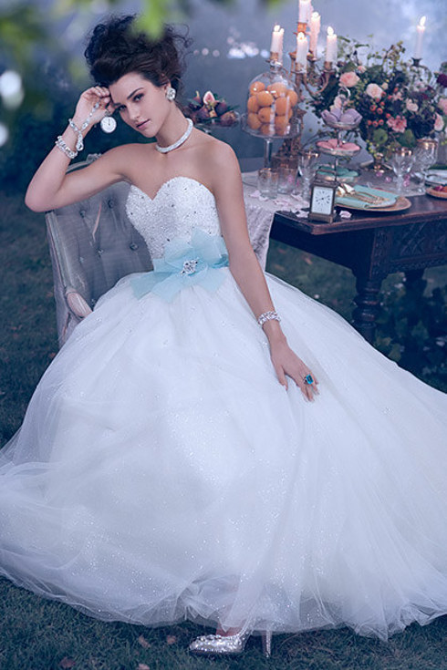 "Let's Have a Cinderella Wedding Adorned with Fairy Tale Motifs!"にて紹介している画像