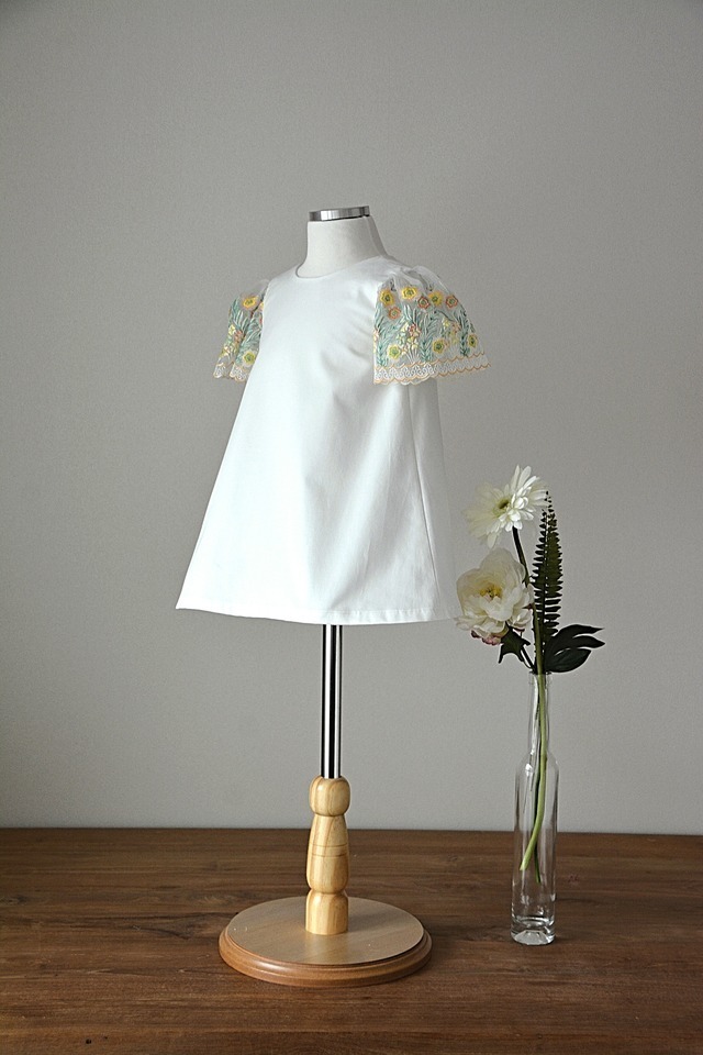 Surprisingly Confused! A Special Feature on Recommended Outfits for Babies Attending Weddings*にて紹介している画像
