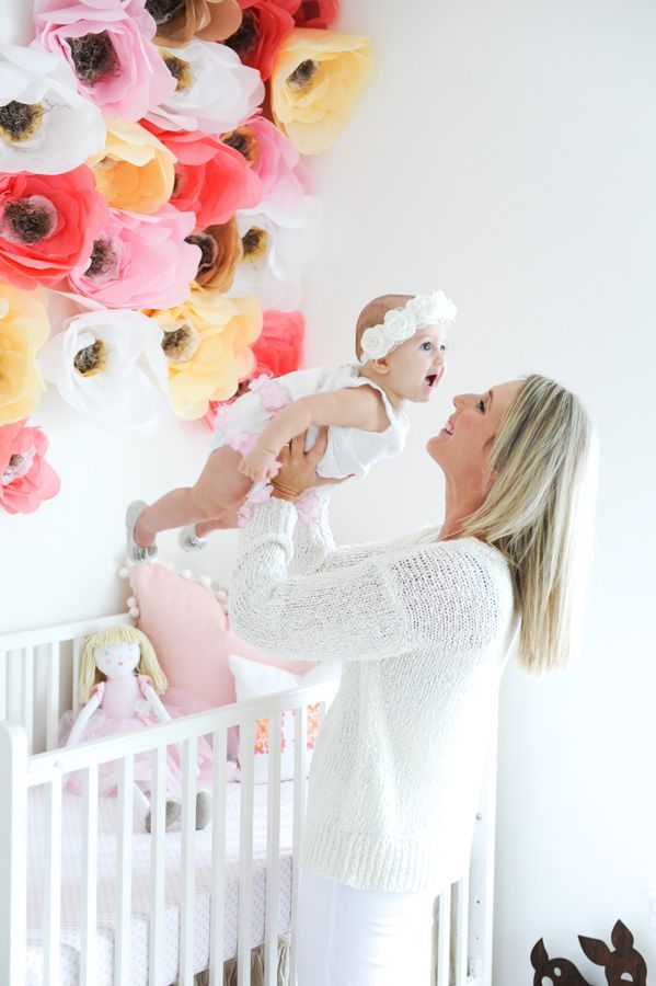 Too Cute♡ 6 Stunning Ways to Incorporate Giant Paper Flowers into Your Wedding Decor*にて紹介している画像