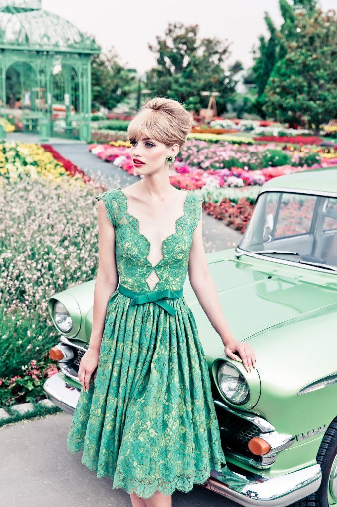 若草色ドレスで、春を楽しんじゃおう♡しあわせ花嫁さんにおすすめドレス7選！にて紹介している画像